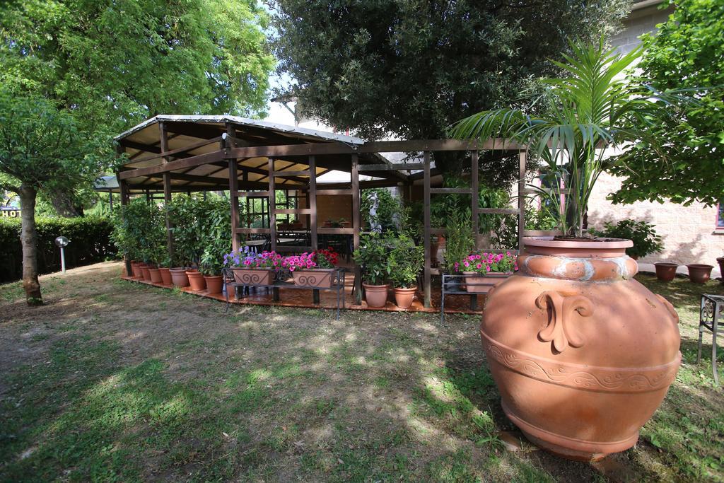 Hotel Ristorante Al Brunello Di Montalcino Ngoại thất bức ảnh